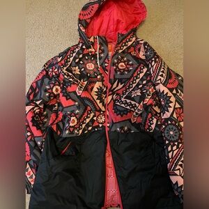 Columbia Thermal Coil Jacket

Girls XL- women’s S